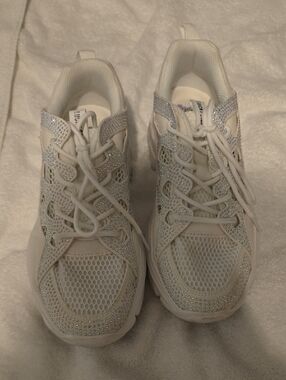 Women's Lucky Step White Rhinestone Mesh Lace-Up Sneakers Size 10